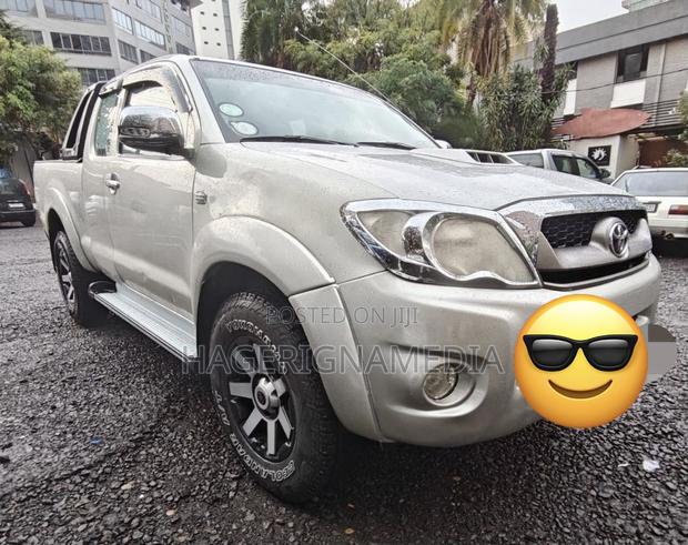 Toyota Hilux 2009 Silver