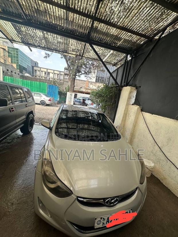Hyundai Elantra 2013 Silver