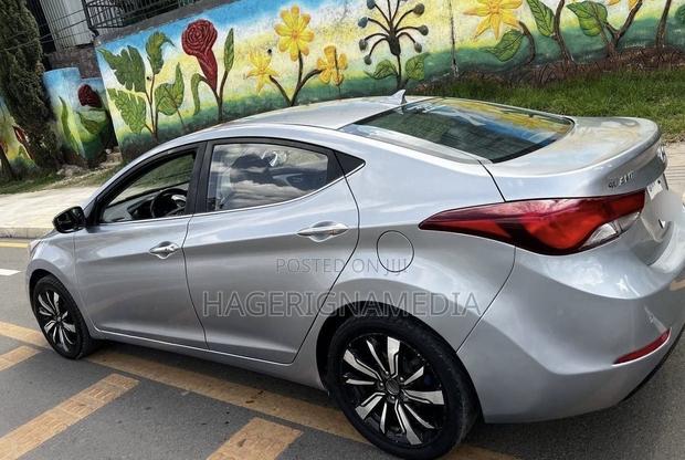 Hyundai Avante 2015 Silver