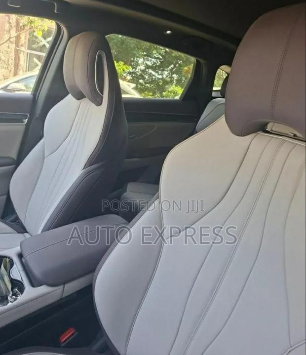 BYD Song Plus DM-i 2025 Silver