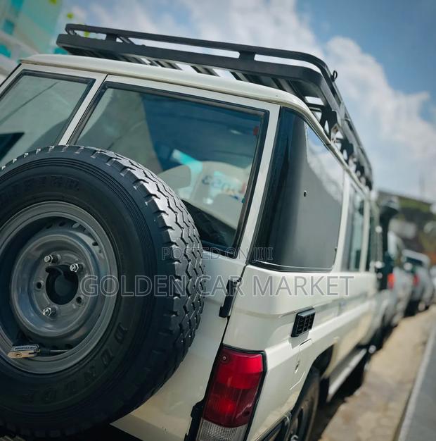 Toyota Land Cruiser 2018 White