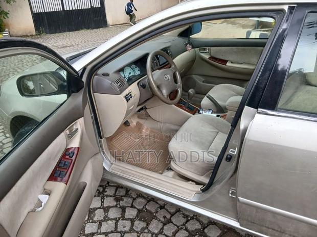 Toyota Corolla 2003 Gold