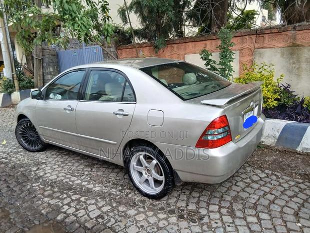 Toyota Corolla 2003 Gold