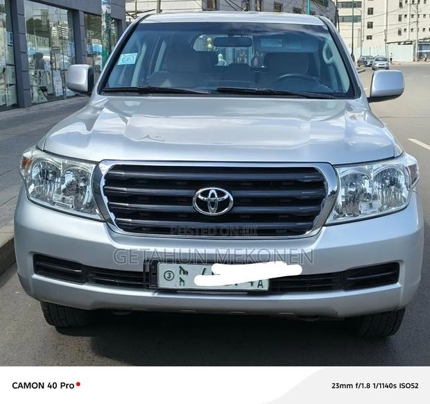 Toyota Land Cruiser 2010 Silver