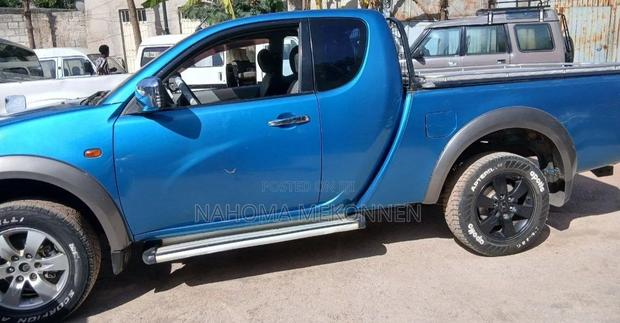 Mitsubishi L200 2009 Blue