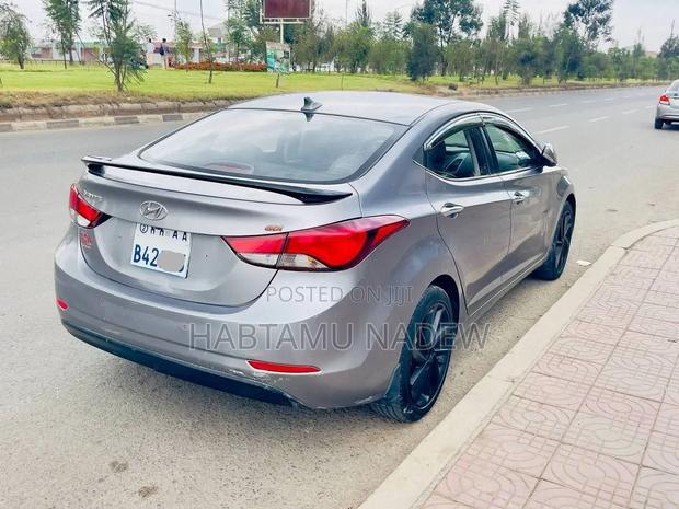 Hyundai Avante 2013 Silver