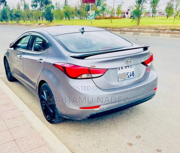 Hyundai Avante 2013 Silver