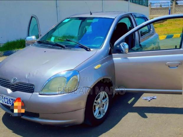 Toyota Vitz 2002 Pink