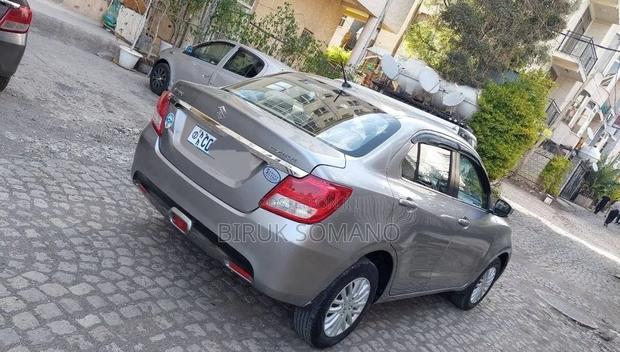 Suzuki Dzire 2022 Silver
