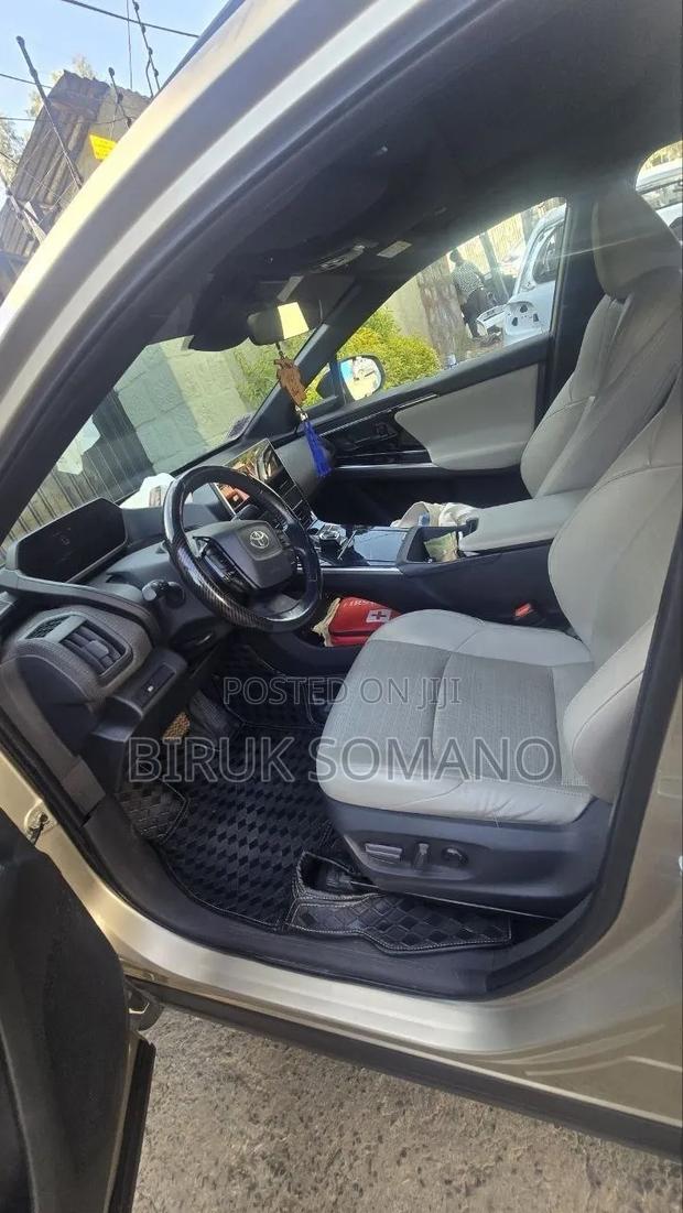 Toyota bZ4X 2023 Gray
