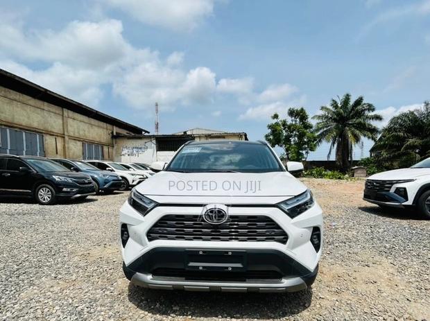 New Toyota RAV4 2024 White