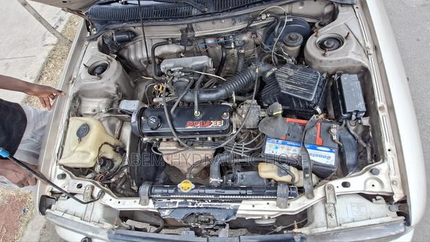Toyota Corolla II 1990 Gold