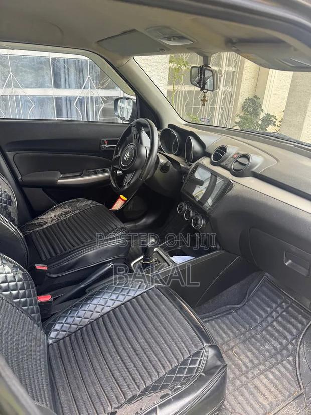 Suzuki Swift 2022 Brown