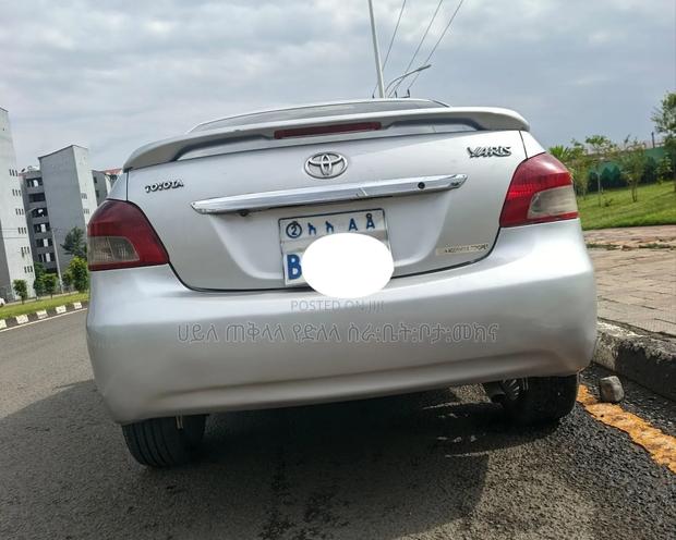Toyota Yaris 2010 Silver