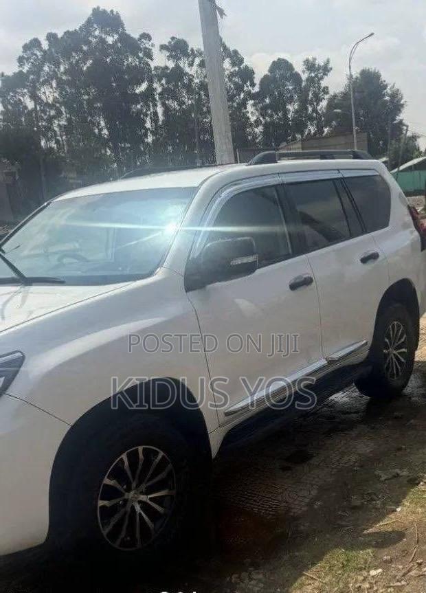 Toyota Land Cruiser Prado 2018 White