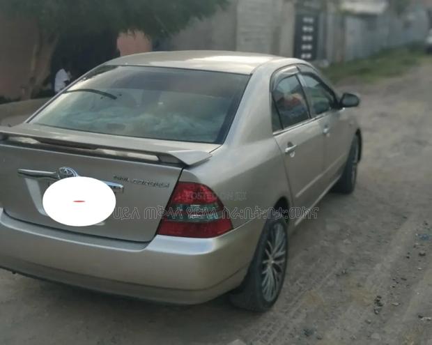 Toyota Corolla 2003 Gold