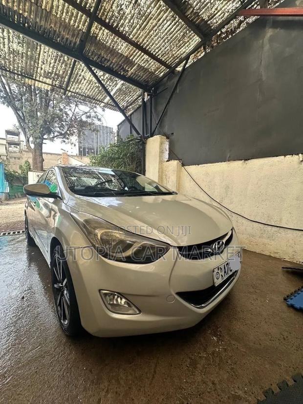 Hyundai Elantra 2013