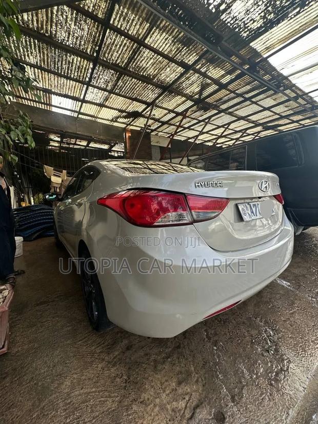 Hyundai Elantra 2013