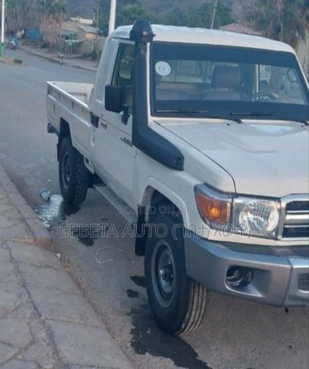 Toyota Land Cruiser 2014