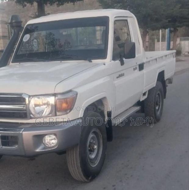 Toyota Land Cruiser 2014