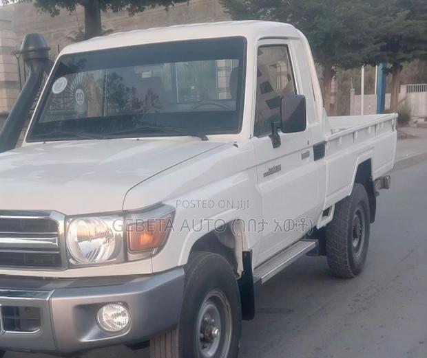 Toyota Land Cruiser 2014