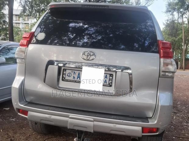 Toyota Land Cruiser Prado 2012 Silver
