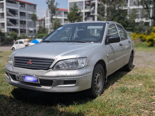 Mitsubishi Lancer 2000 Silver