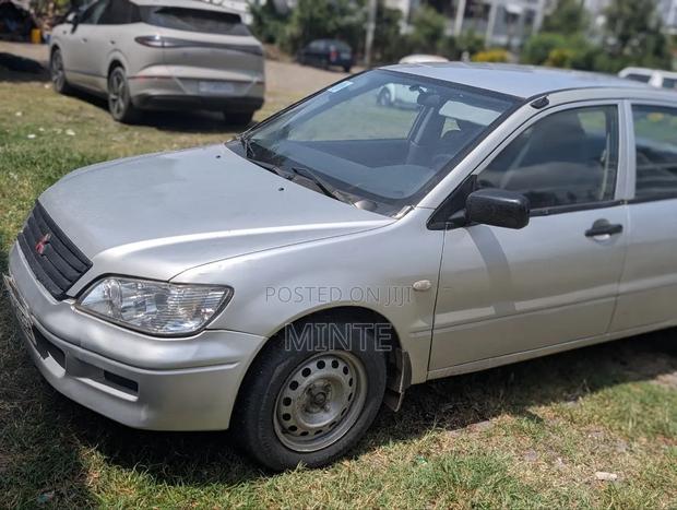 Mitsubishi Lancer 2000 Silver