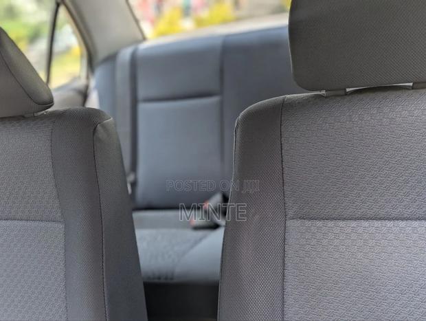 Mitsubishi Lancer 2000 Silver