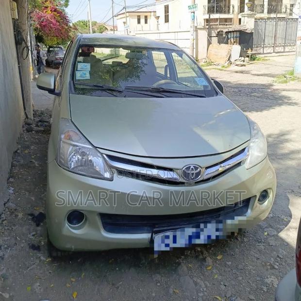 Toyota Avanza 2014 Silver
