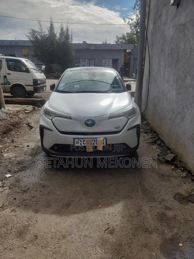 Toyota C-HR 2023 White