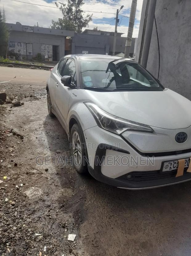 Toyota C-HR 2023 White