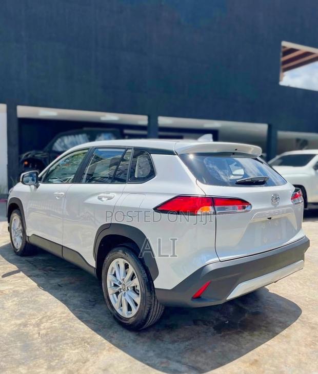 New Toyota Corolla Cross Hybrid 2025 White