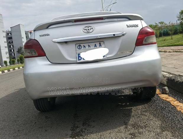 Toyota Belta 2010 Silver