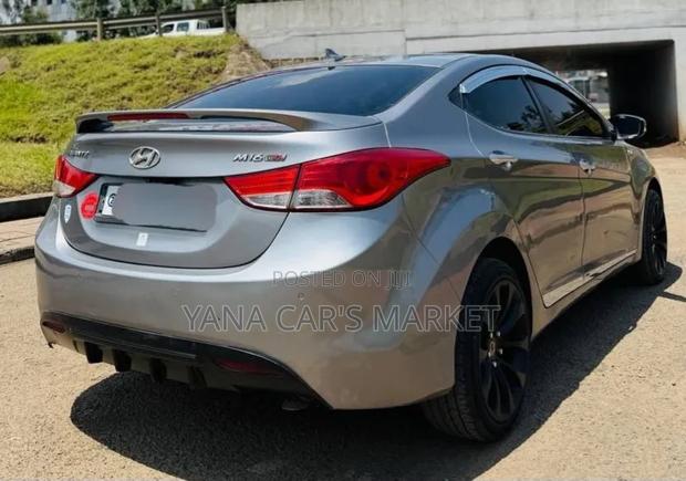 Hyundai Avante 2013 Gray