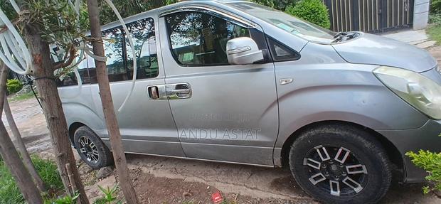 Hyundai H1 2013 Silver