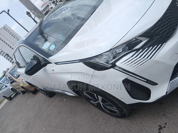 Peugeot 5008 2021 White