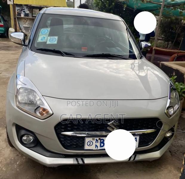 Suzuki Swift 2022 Gray