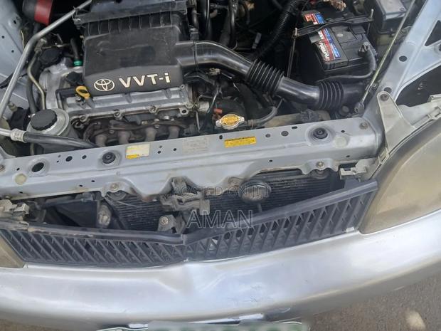 Toyota Platz 2005 Silver