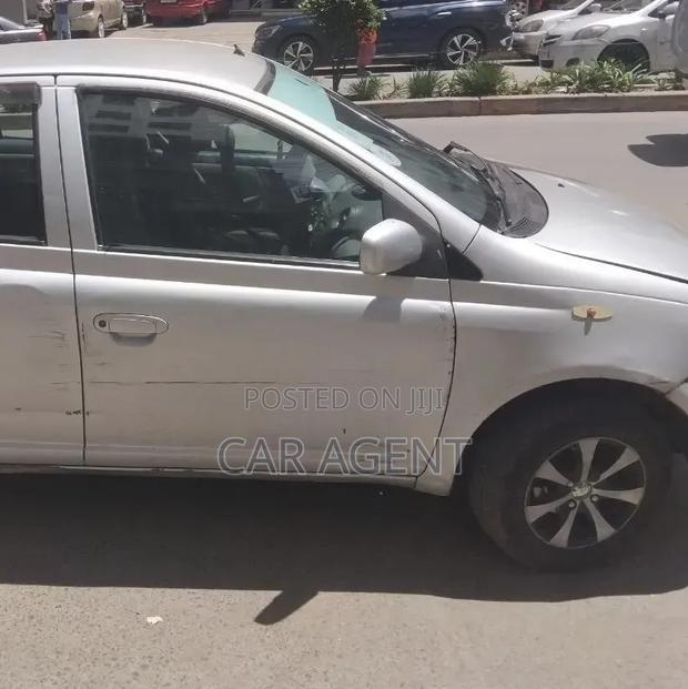 Toyota Vitz 2000 Silver