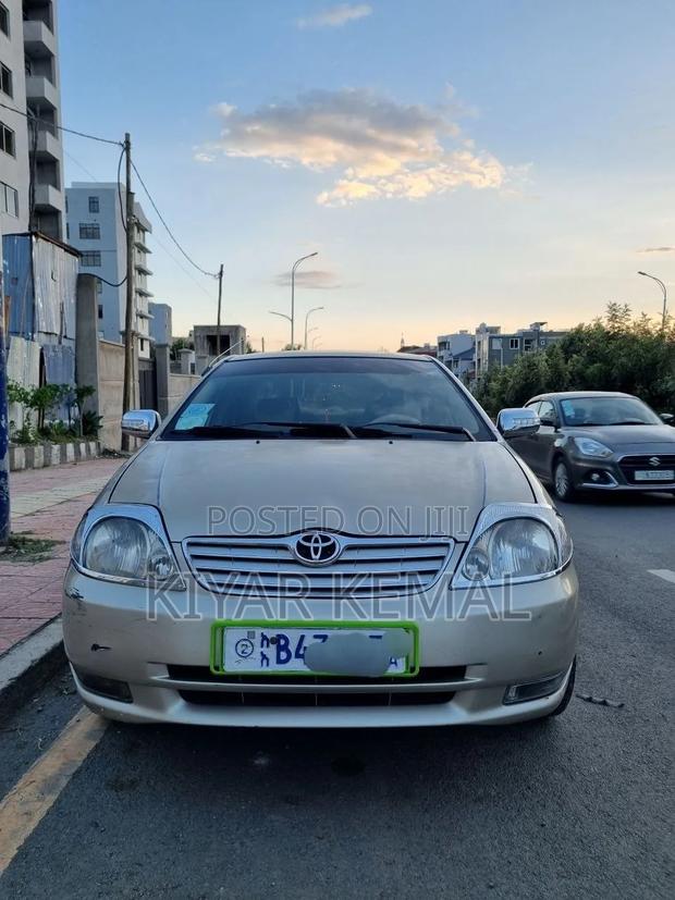Toyota Corolla 2003 Gold