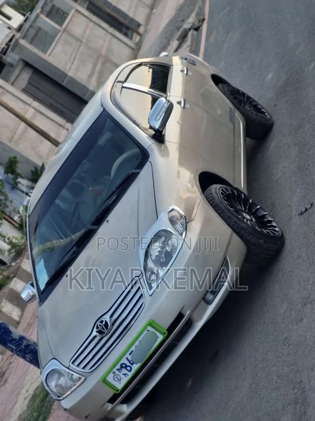 Toyota Corolla 2003 Gold