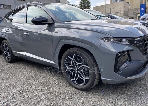 Hyundai Tucson Limited 2023 Gray