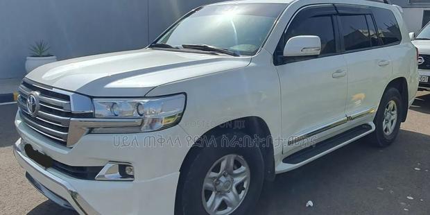 Toyota Land Cruiser 2016 Off white