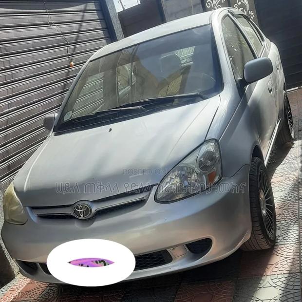 Toyota Platz 2005 Silver
