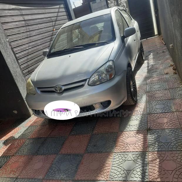 Toyota Platz 2005 Silver