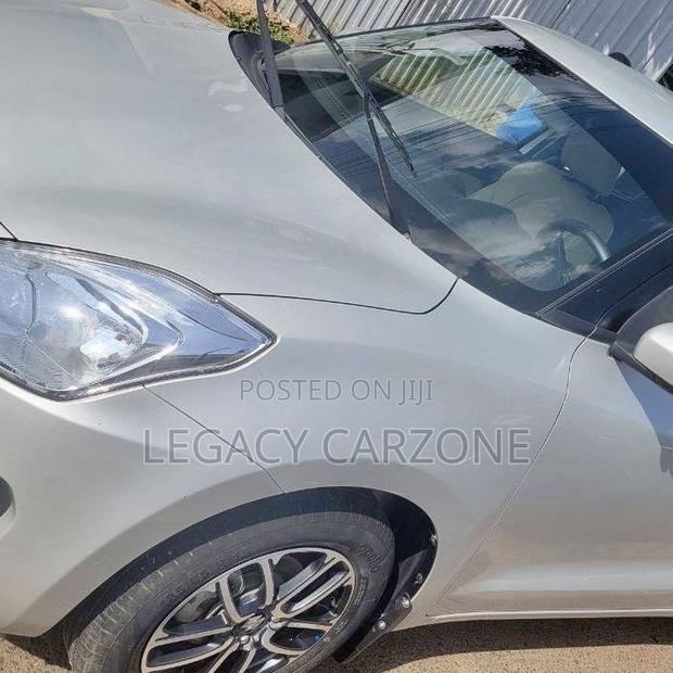 Suzuki Swift 2022 Silver