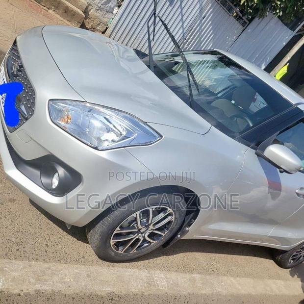 Suzuki Swift 2022 Silver