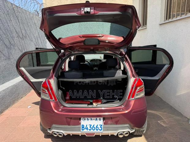Toyota Yaris 2010 Burgundy