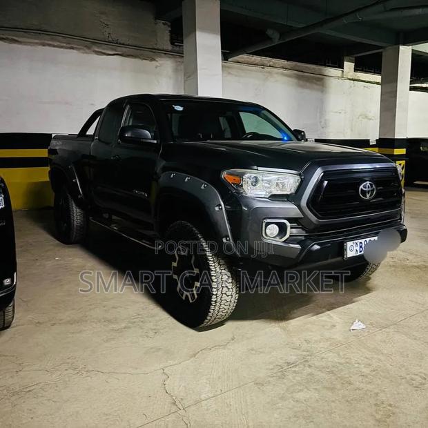 Toyota Tacoma SR5 2022 Gray